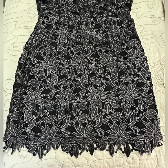 NWT Milly Shayna Foiled Guipure Dress 6 Black Silver Lace - Picture 9 of 12